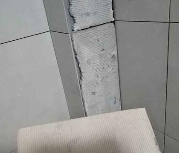 衡阳瓷砖空鼓维修公司分享下厨房瓷砖脱落的补救措施。
